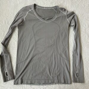 Lululemon swiftly, size 10